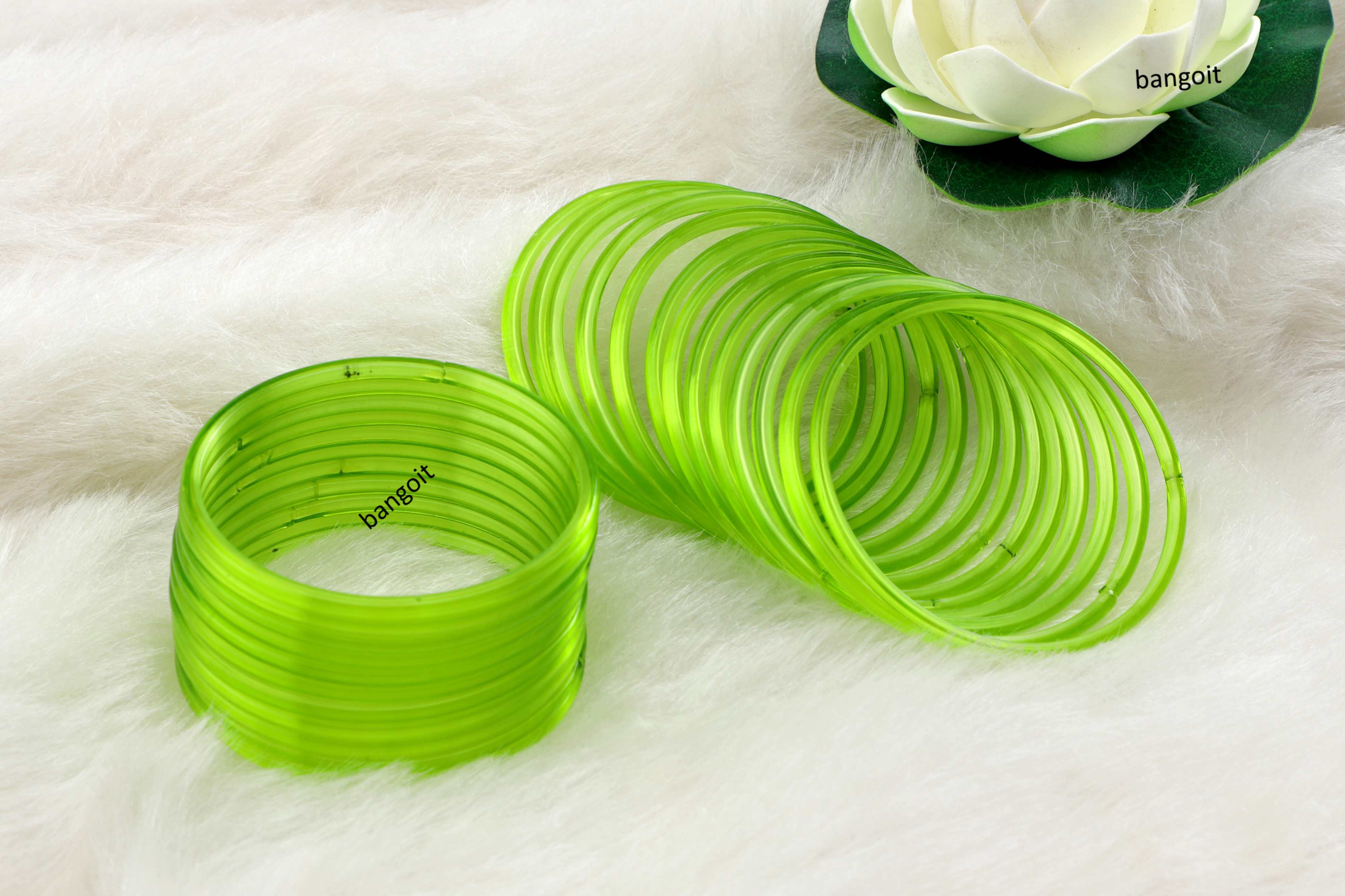 Dhani Green Glass Bangles